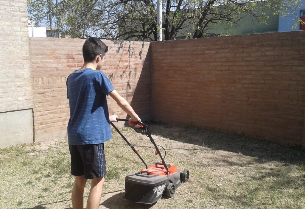 pueden-trabajar-los-adolescentes